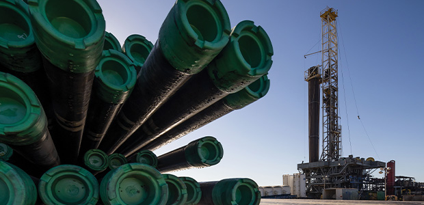 drilling rig and pipes